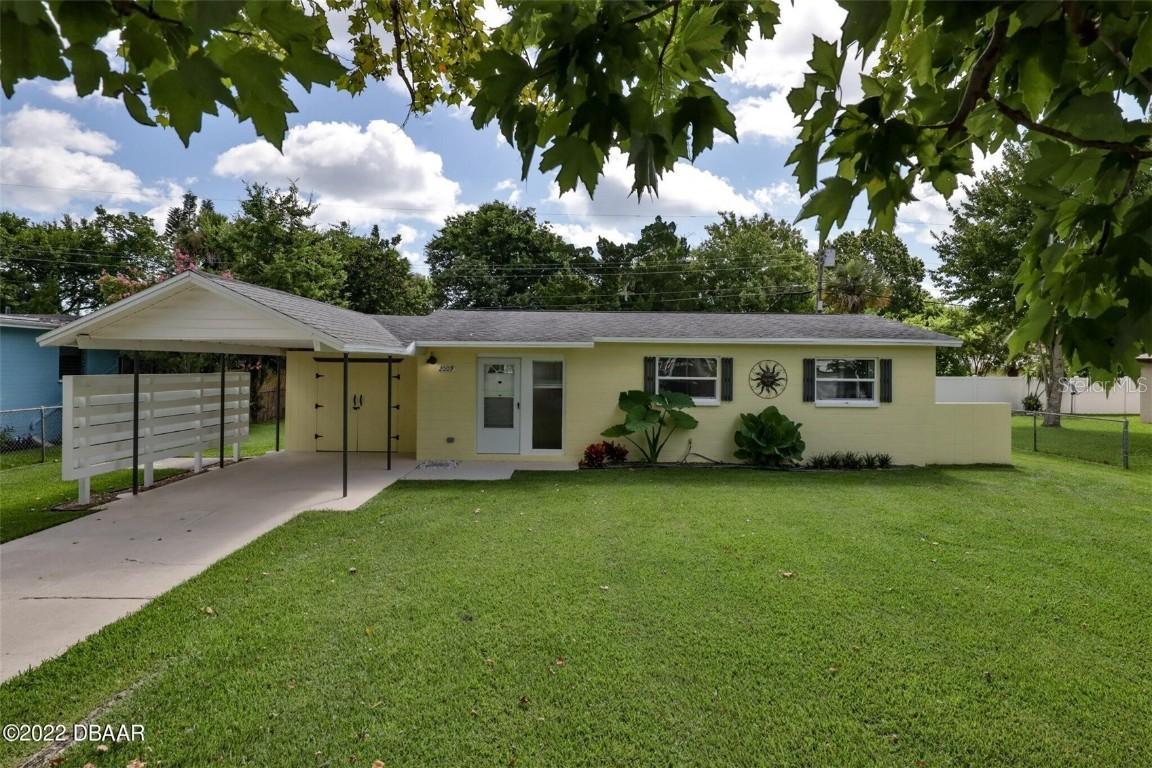 2009 Brian Ave., South Daytona, FL 32119