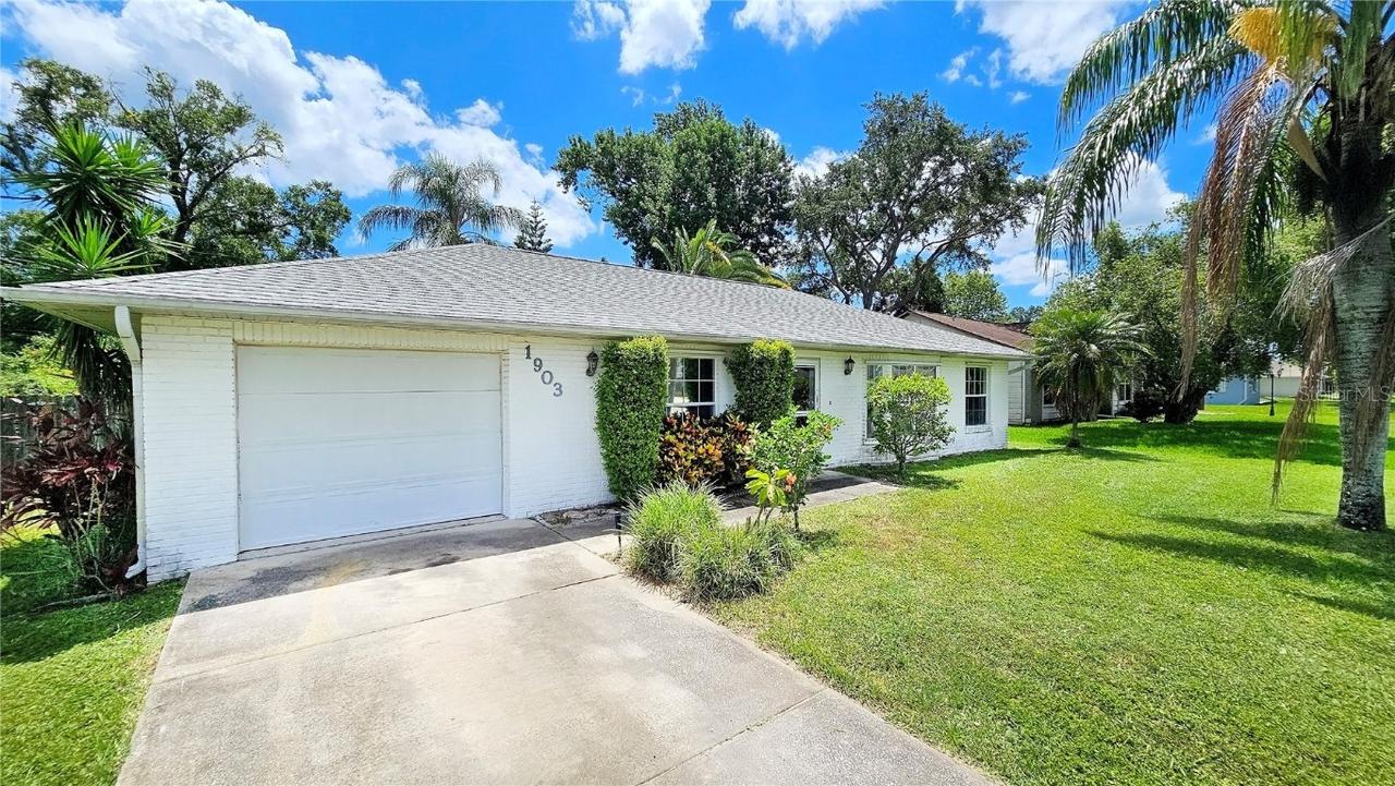 1903 Willow Oak Dr., Edgewater, FL 32141