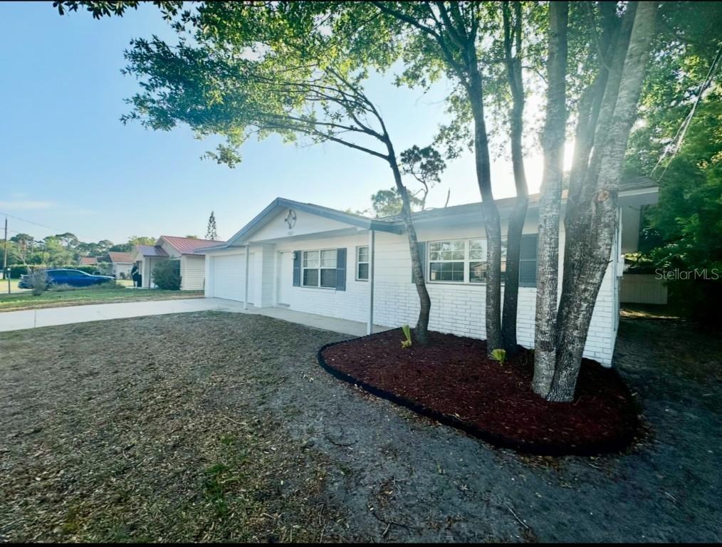 1022 4th St., Port Orange, FL 32129