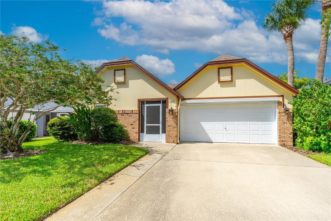 767 Pine Shores Cir., New Smyrna Beach, FL 32168