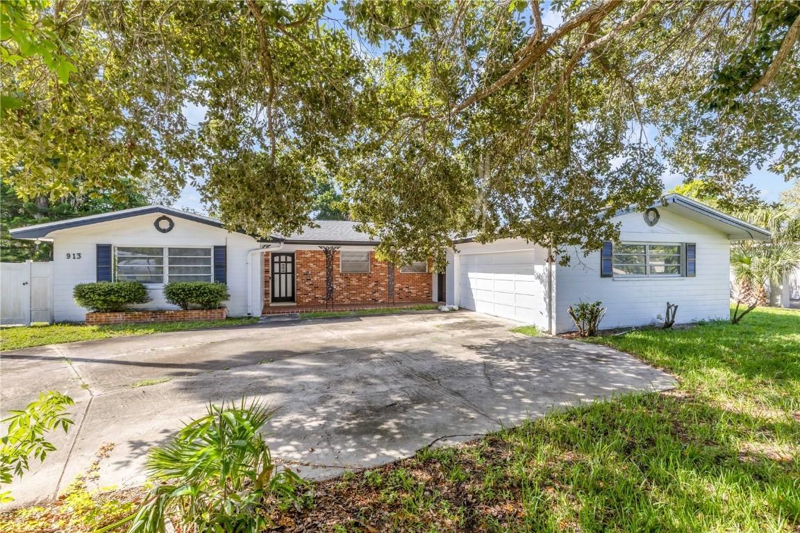 913 Valencia Rd., South Daytona, FL 32119
