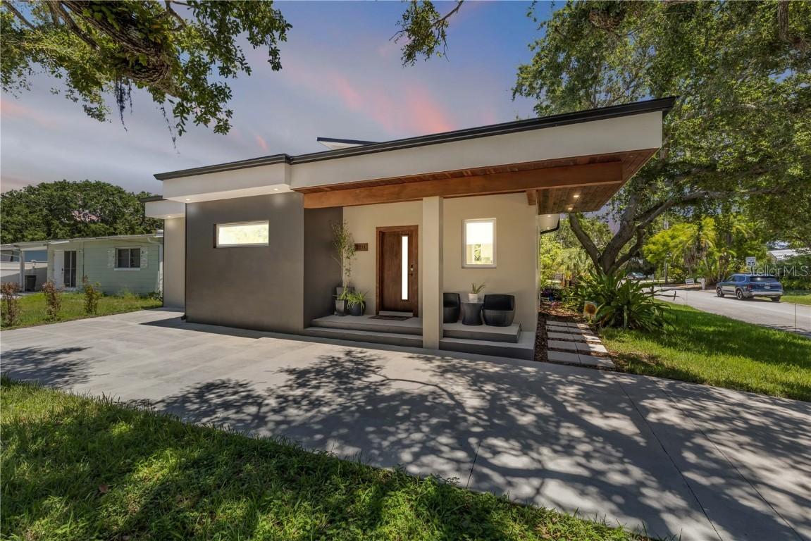 3211 Saxon Dr., New Smyrna Beach, FL 32169