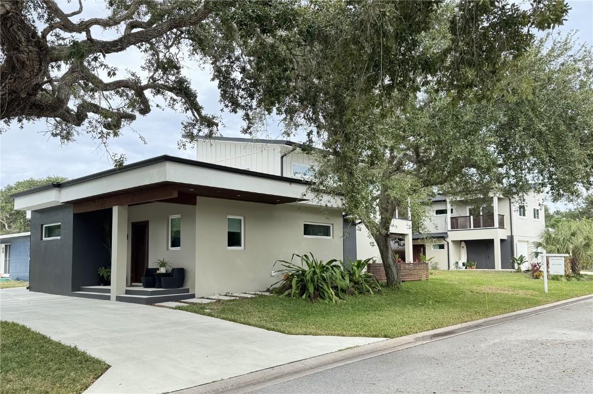 3211 Saxon Dr., New Smyrna Beach, FL 32169