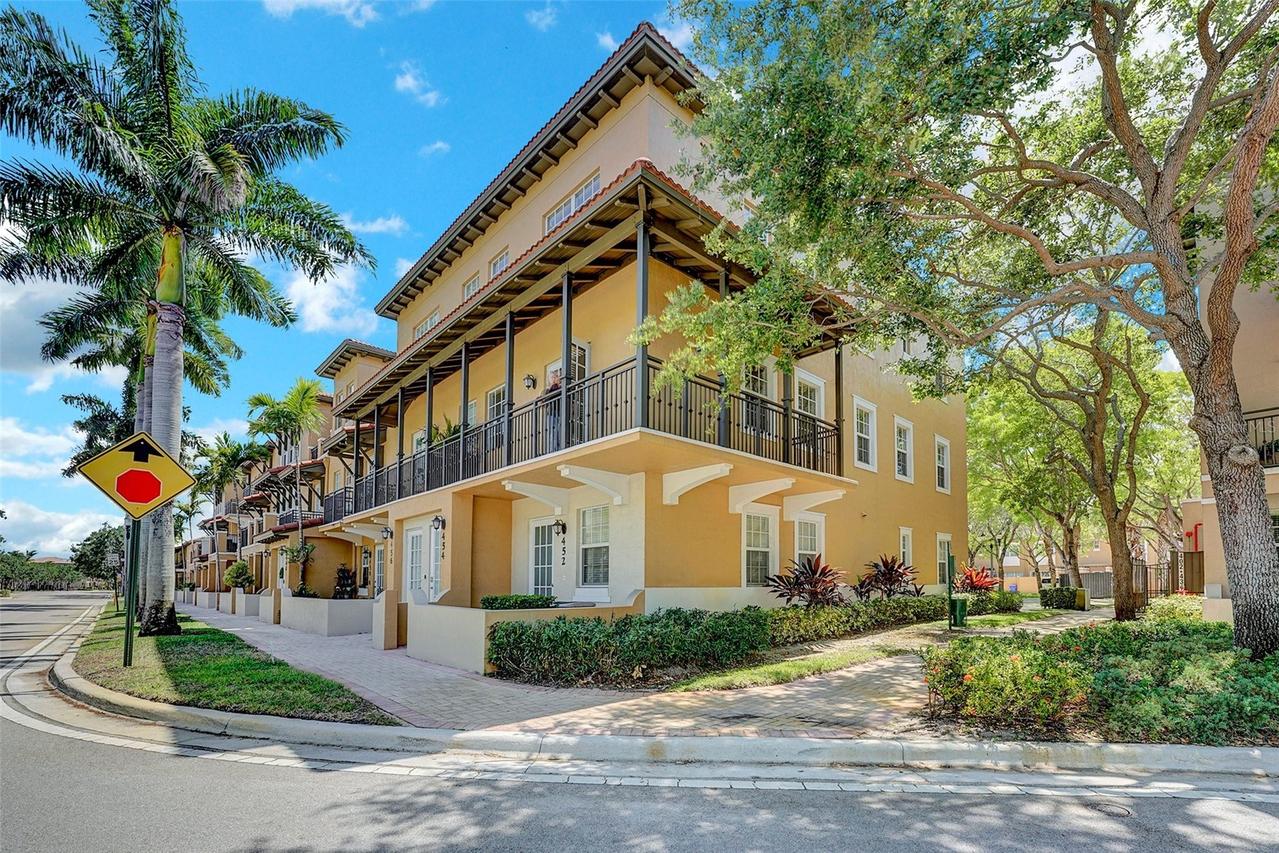 454 SW 147th Ave. #4601, Pembroke Pines, FL 33027