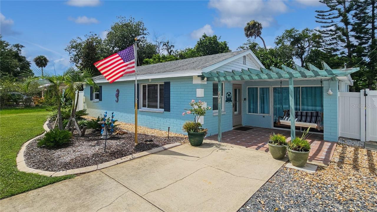 121 E Yelkca Ter., Edgewater, FL 32132