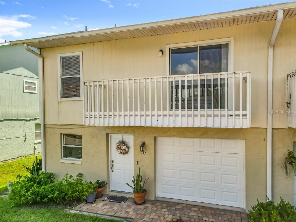 717 Laurel Bay Cir., New Smyrna Beach, FL 32169