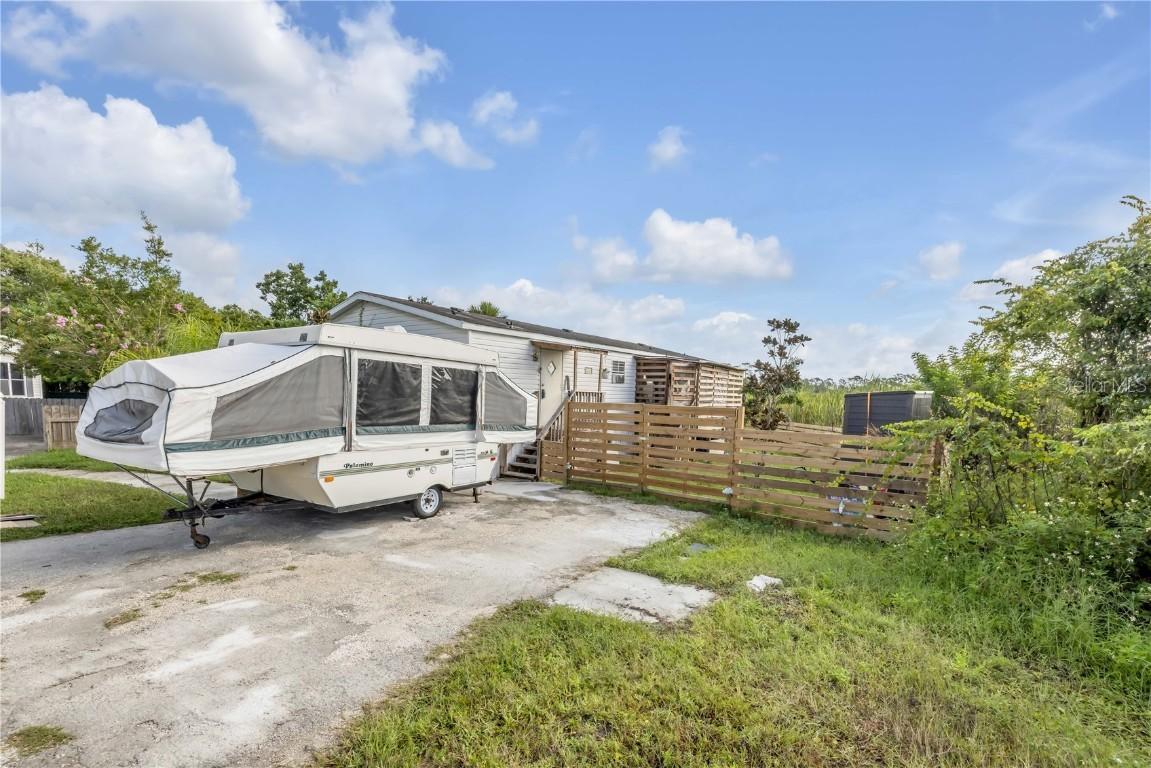 475 Leslie Dr., Port Orange, FL 32127