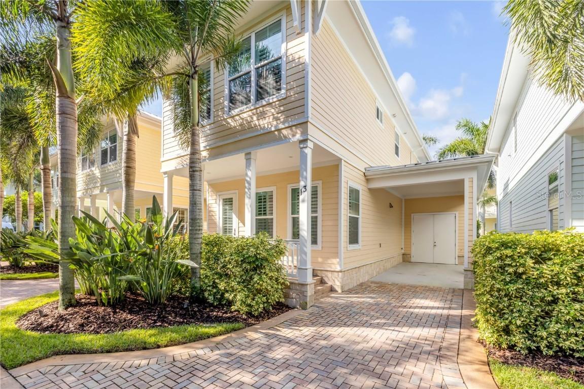 13 Old Feger Dr., New Smyrna Beach, FL 32169