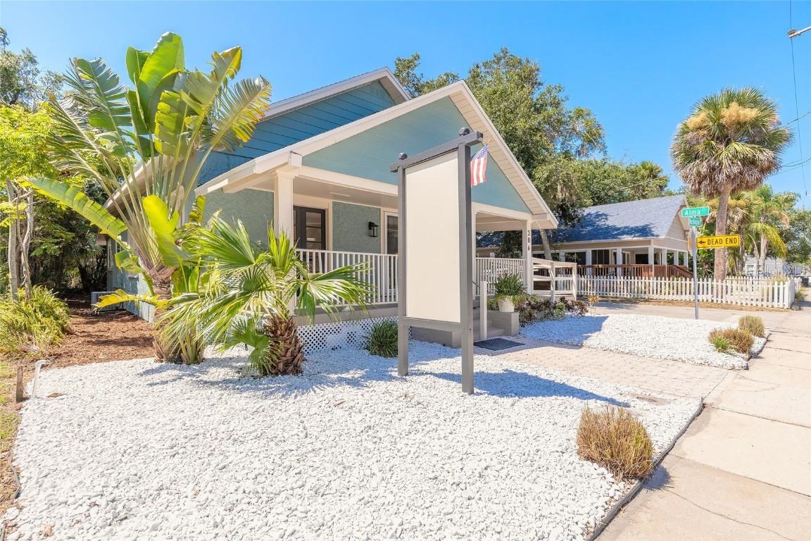 306 Washington St., New Smyrna Beach, FL 32168