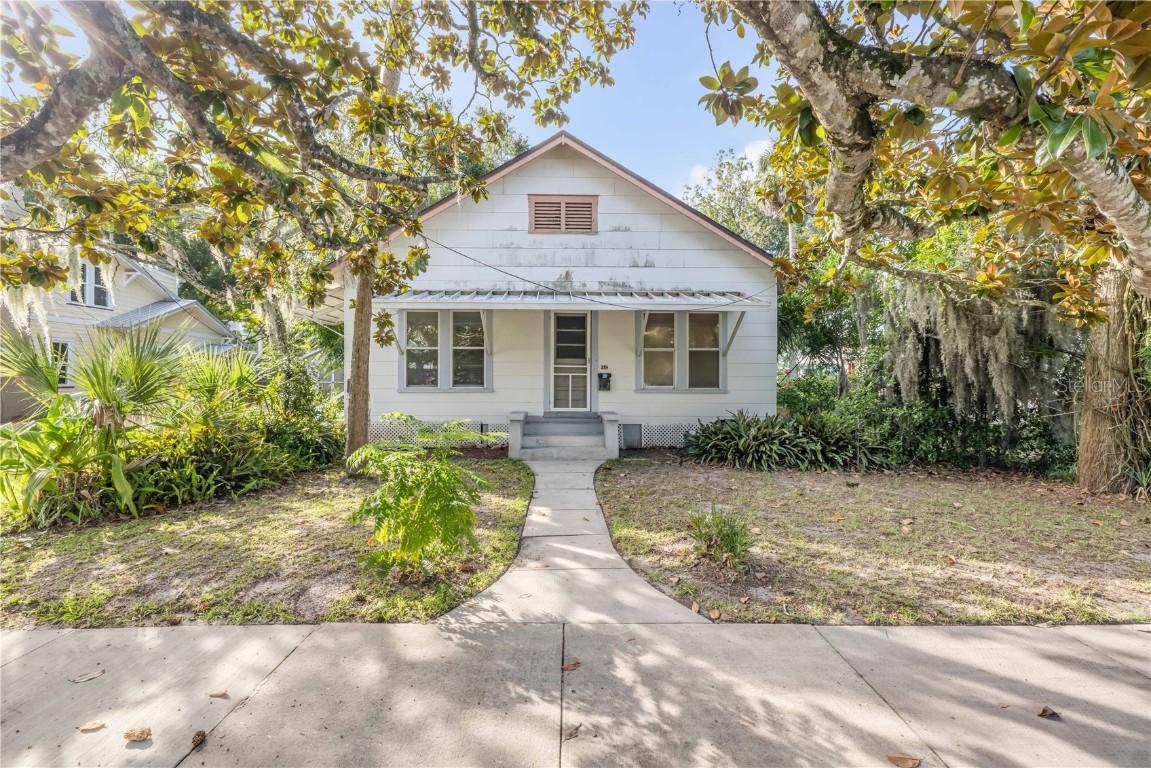 218 Mary Ave., New Smyrna Beach, FL 32168