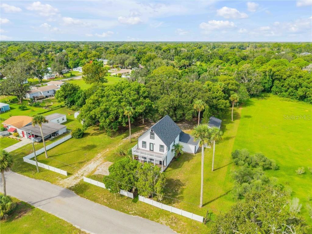 182 Howes St., Oak Hill, FL 32759