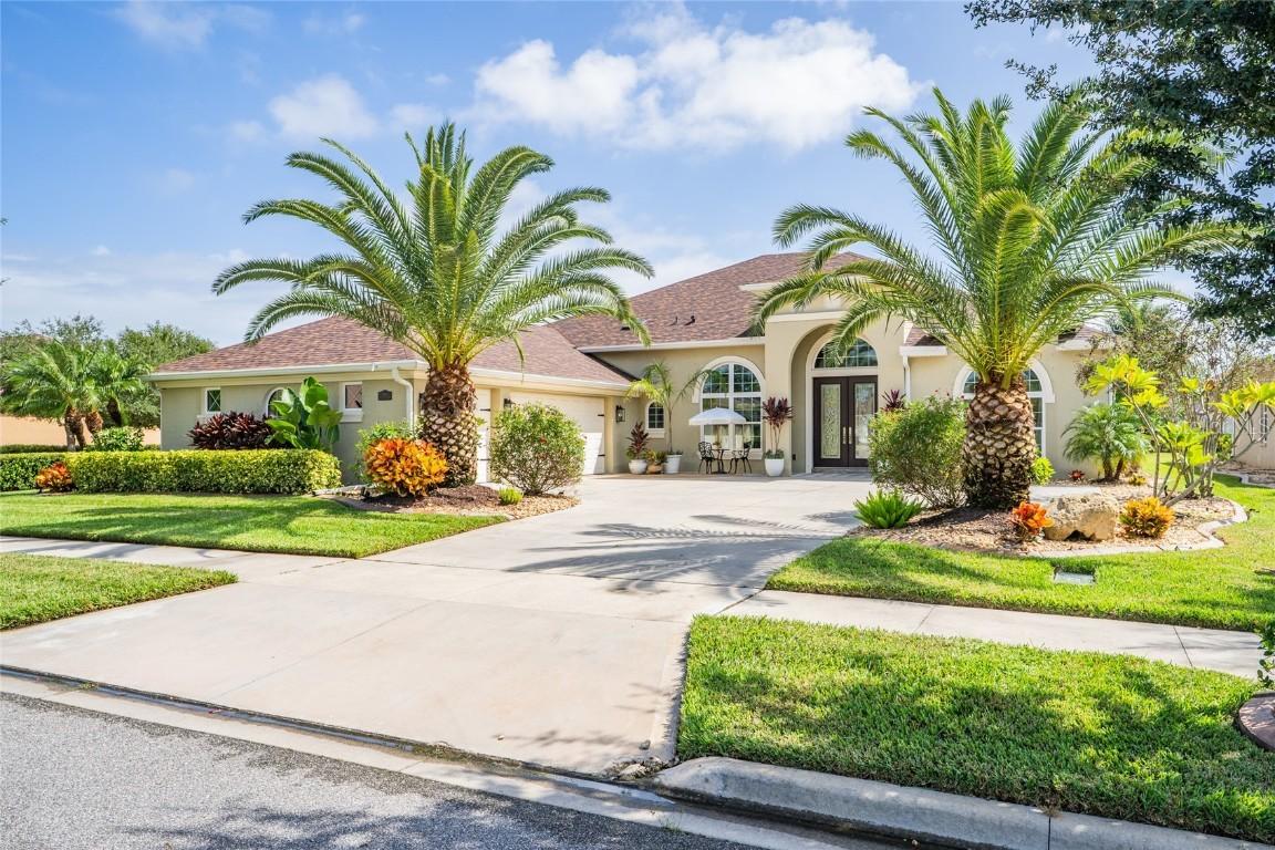 513 Luna Bella Ln., New Smyrna Beach, FL 32168