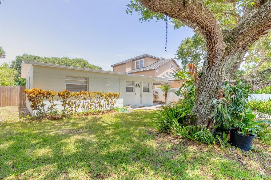 822 E 12th Ave., New Smyrna Beach, FL 32169