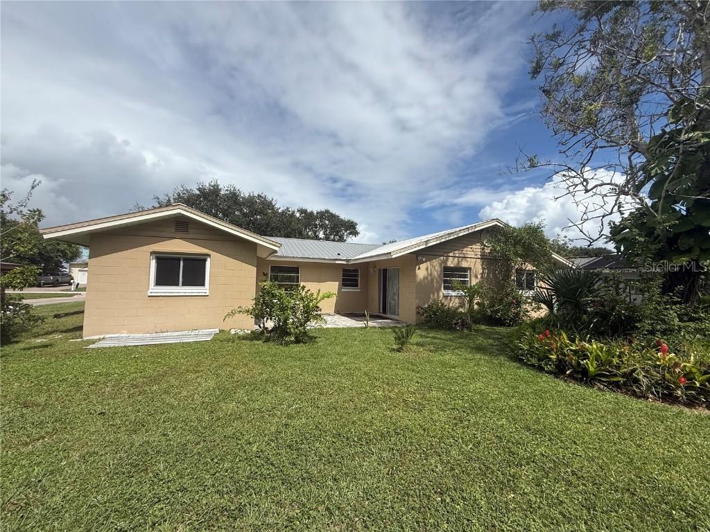72 Cunningham Dr., New Smyrna Beach, FL 32168
