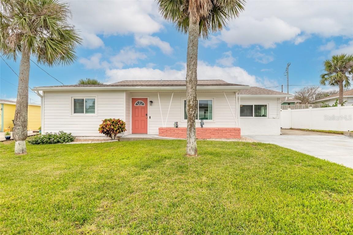 8 Robben Ter., Daytona Beach, FL 32118
