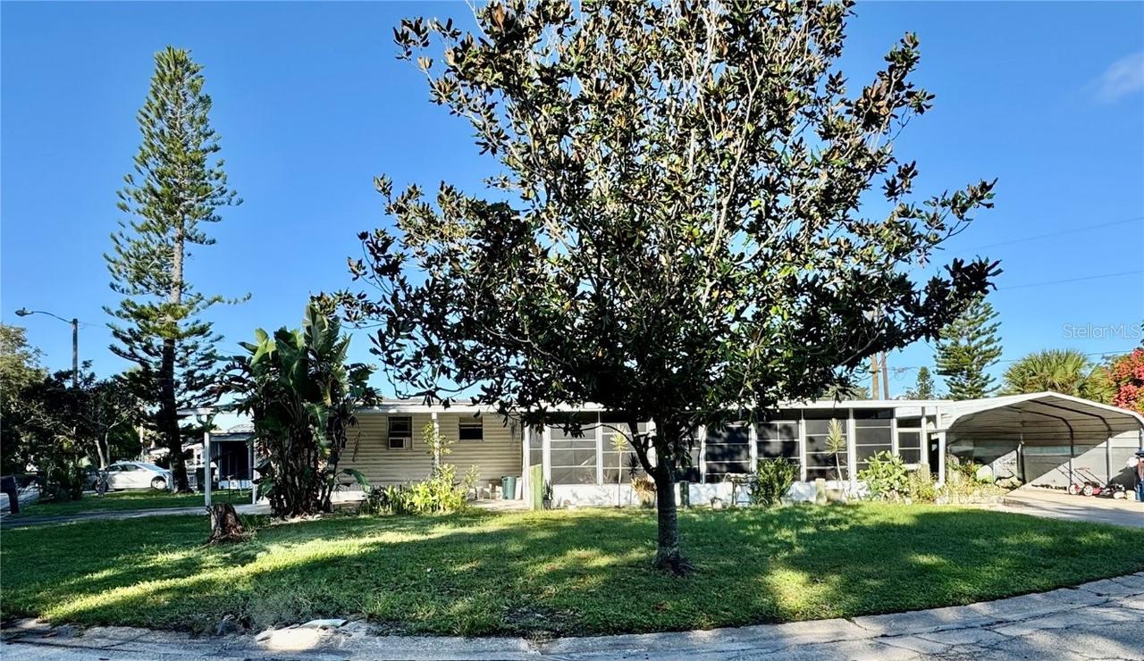 135 Oak St., Edgewater, FL 32141