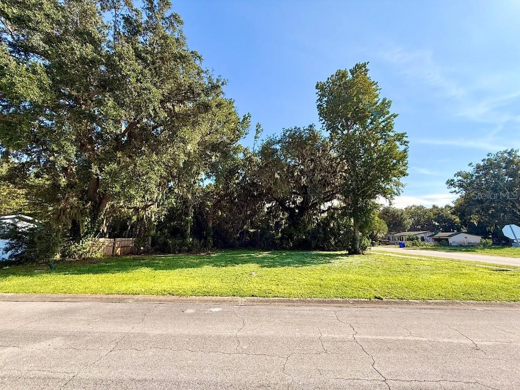 1099 Yaupon St., Daytona Beach, FL 32117