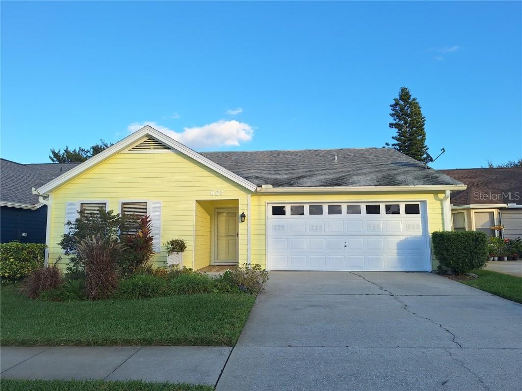 823 Island Point Dr., New Smyrna Beach, FL 32168