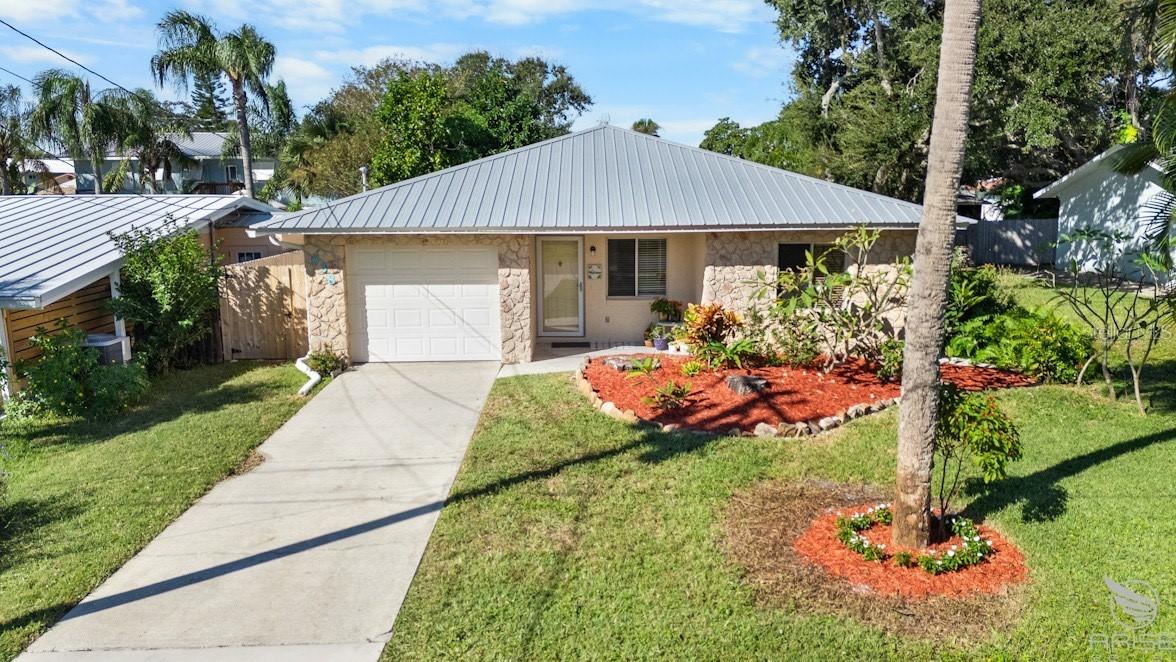 638 S Pine St., New Smyrna Beach, FL 32169