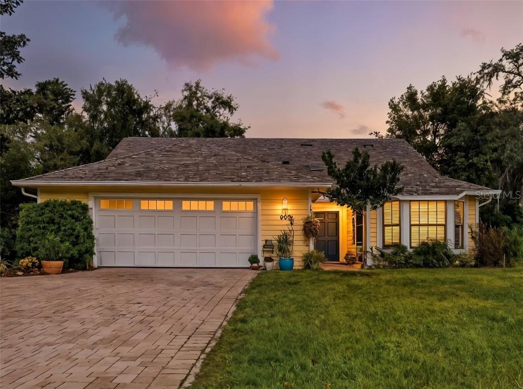 200 Live Oak Ln., New Smyrna Beach, FL 32168