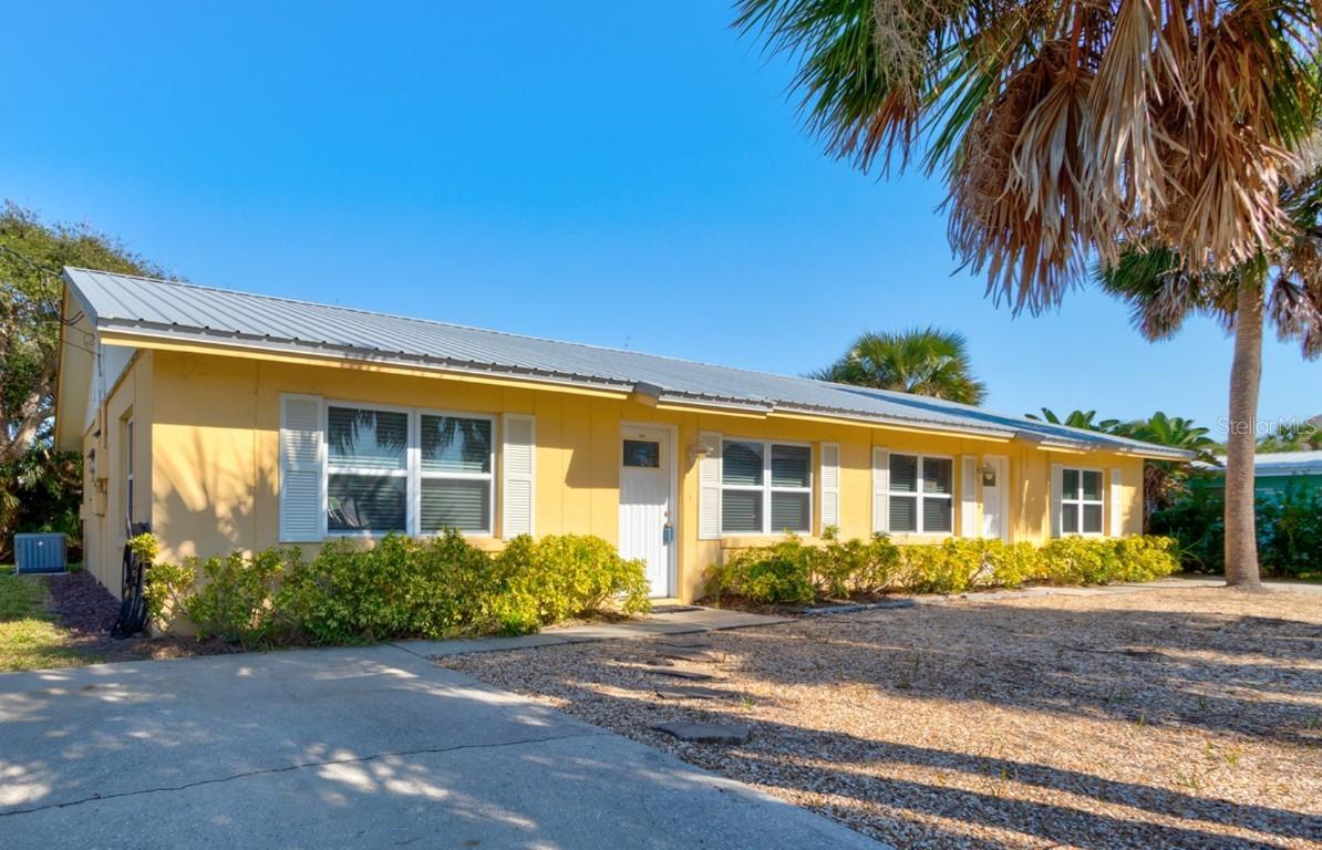 712-714 Oakwood Ave., New Smyrna Beach, FL 32169