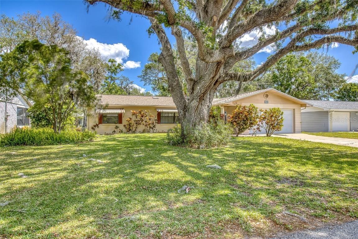 1855 Pine Tree Dr., Edgewater, FL 32141