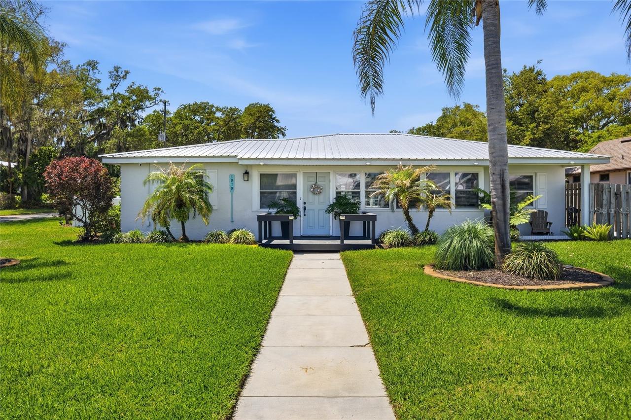 1212 Magnolia St., New Smyrna Beach, FL 32168