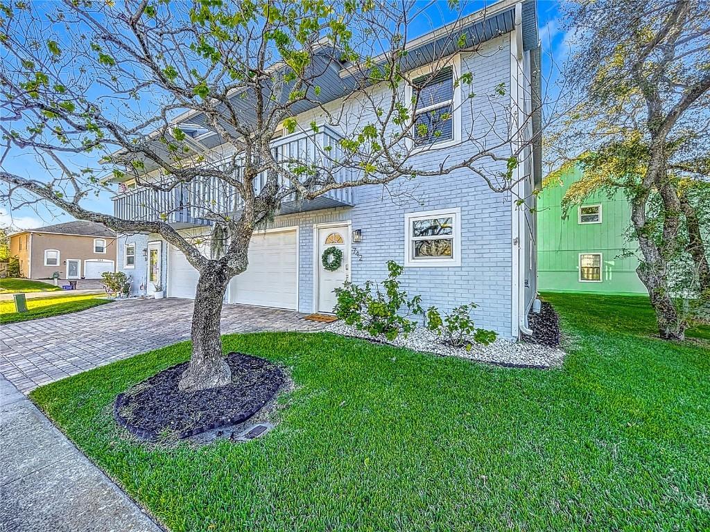 742 Laurel Bay Cir., New Smyrna Beach, FL 32169