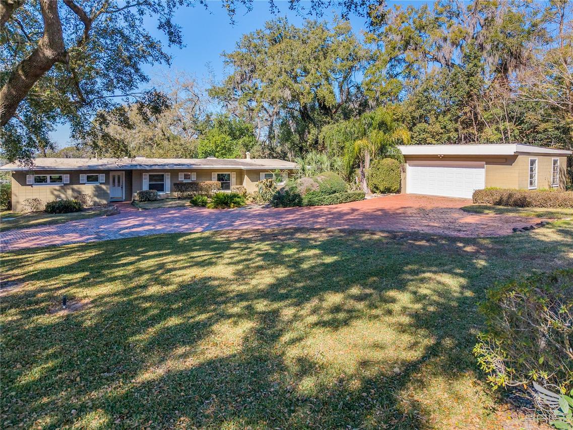 2435 Broadvue Ave., Eustis, FL 32726