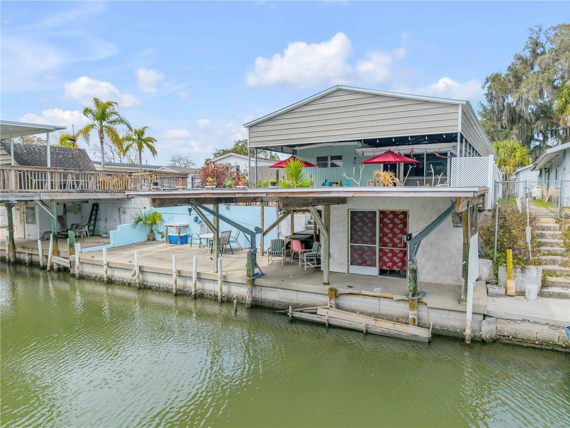 201 Gary Ave., Oak Hill, FL 32759