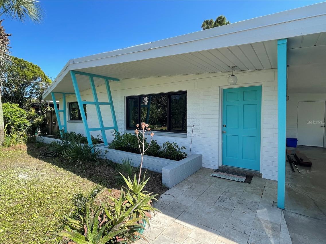 911 E 2nd Ave., New Smyrna Beach, FL 32169