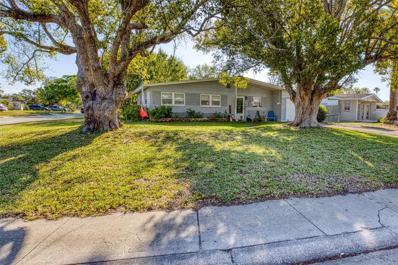 2821 Oak Lea Dr., South Daytona, FL 32119