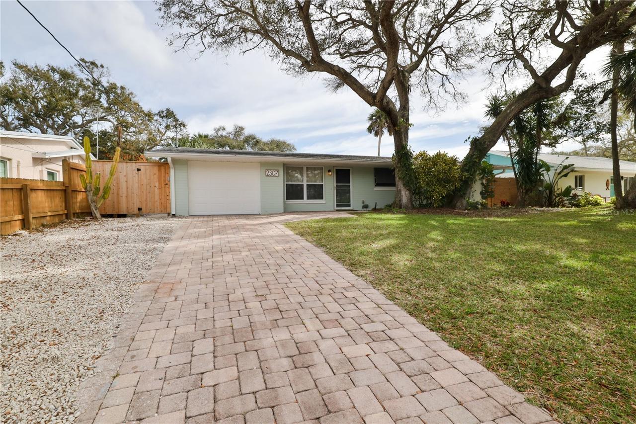 2307 Saxon Dr., New Smyrna Beach, FL 32169