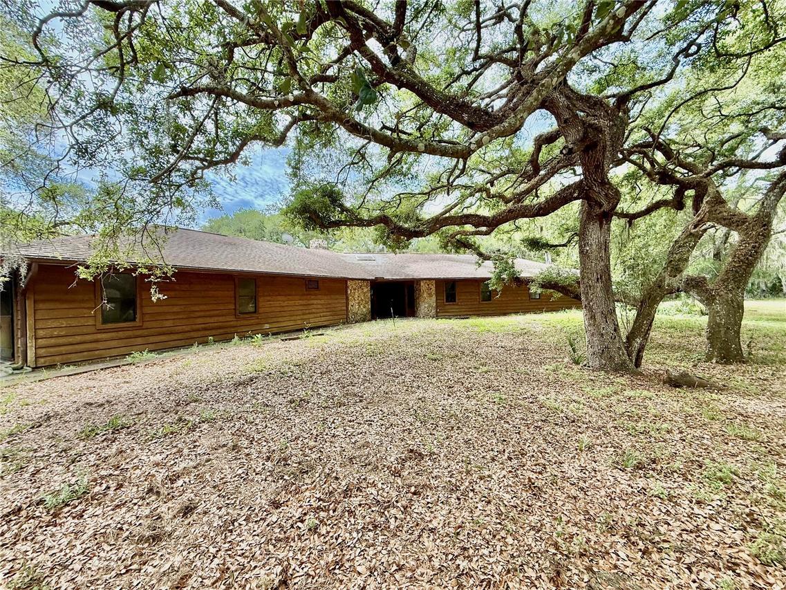 175 Baywood Dr., Oak Hill, FL 32759