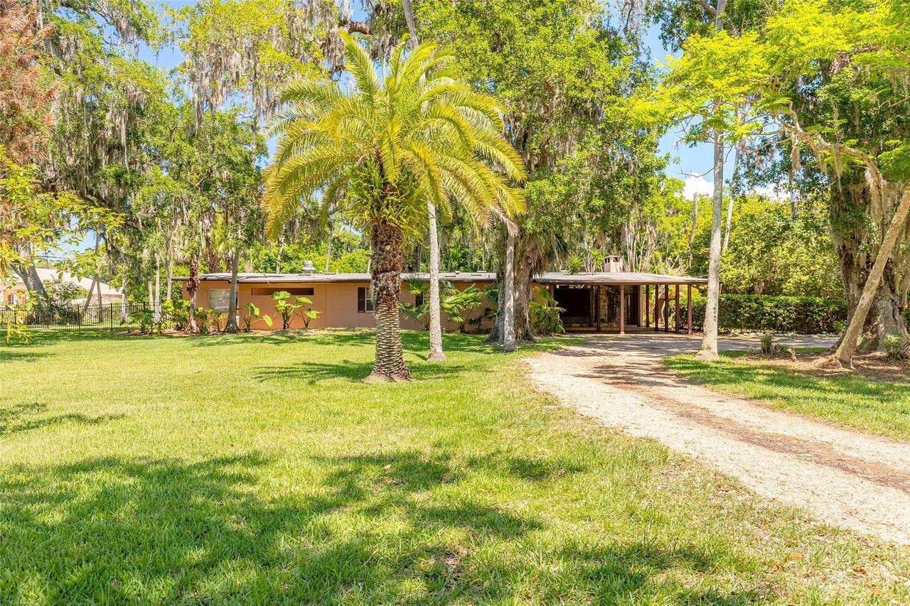 2811 Sauls St., South Daytona, FL 32119