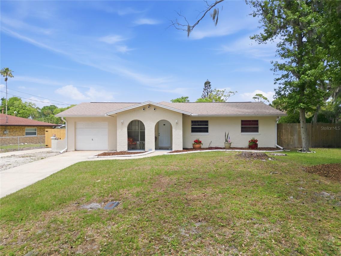 2861 W Oak Lea Dr., South Daytona, FL 32119