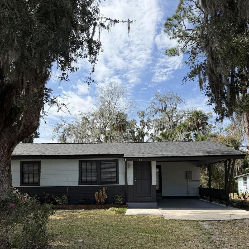1040 B St., New Smyrna Beach, FL 32168