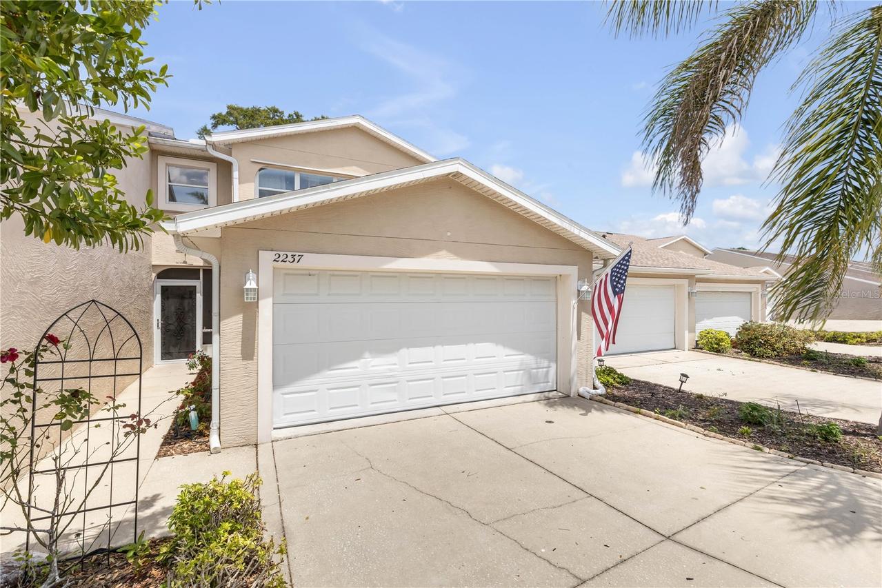 2237 Hawks Cove Cir., New Smyrna Beach, FL 32168