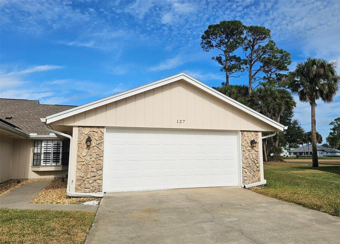 127 Lake Fairgreen Cir., New Smyrna Beach, FL 32168