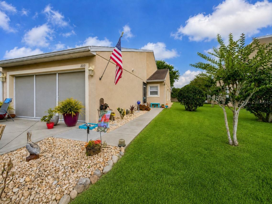 2213 Hawks Cove Cir., New Smyrna Beach, FL 32168