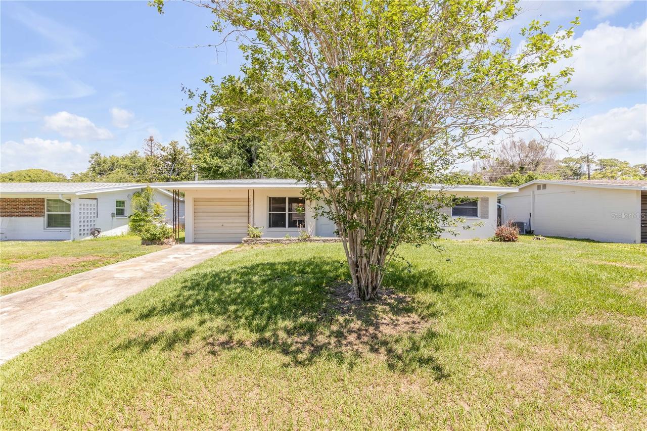 592 Brook Cir., South Daytona, FL 32119
