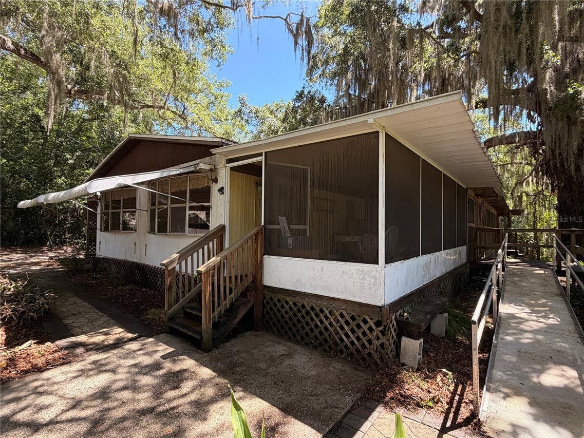 697 Eagle Watch Rd., Oak Hill, FL 32759