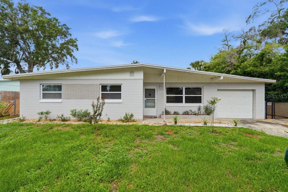 2170 Robinhood Tr., South Daytona, FL 32119