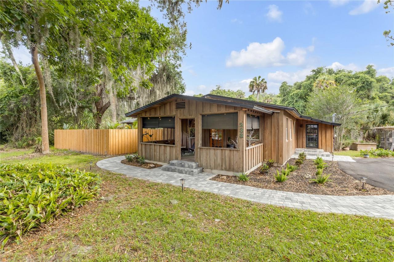 233 W Ariel Rd., Edgewater, FL 32141