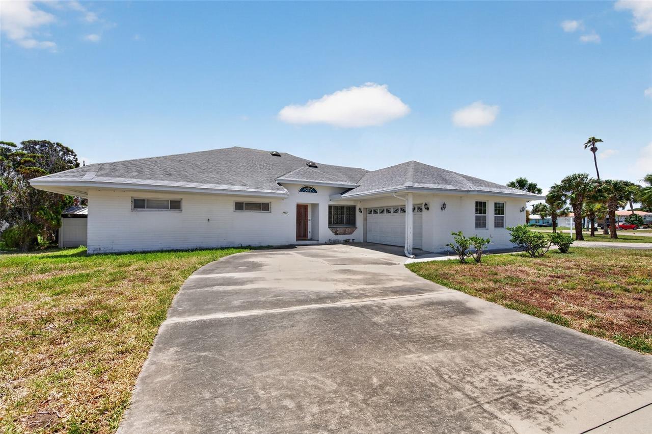 1227 Bel Aire Dr., Daytona Beach, FL 32118