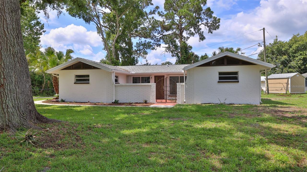 2212 Woodland Dr., Edgewater, FL 32141