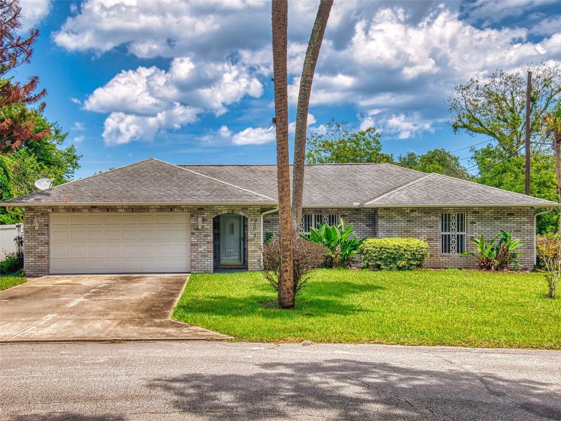203 N Duss St., New Smyrna Beach, FL 32168