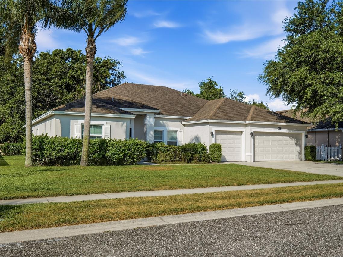 695 Grape Ivy Ln., New Smyrna Beach, FL 32168