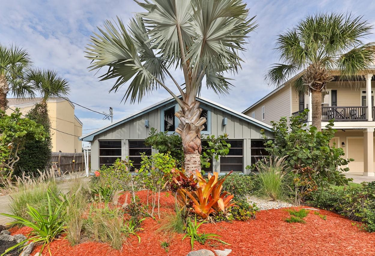 314 Due East St., New Smyrna Beach, FL 32169