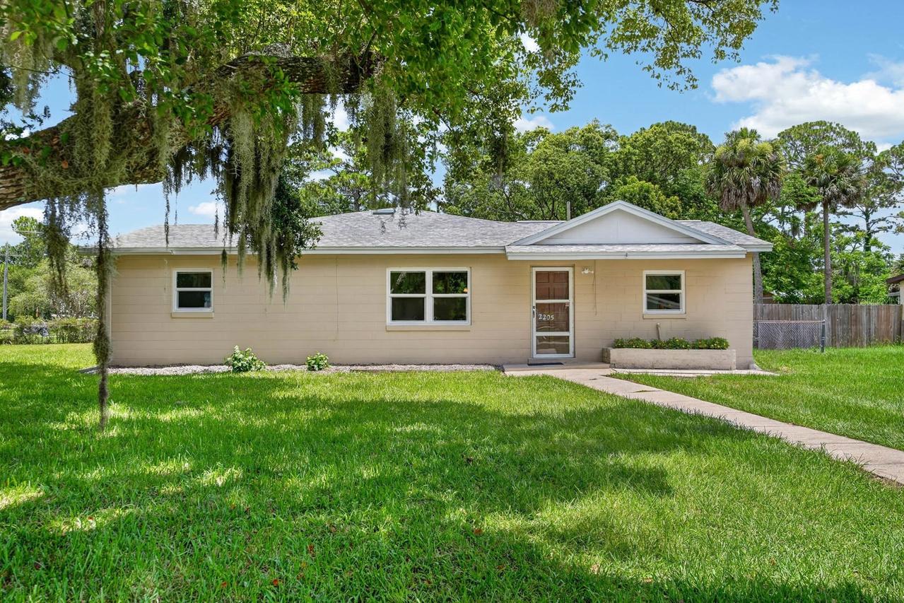 2205 Juniper Dr., Edgewater, FL 32141